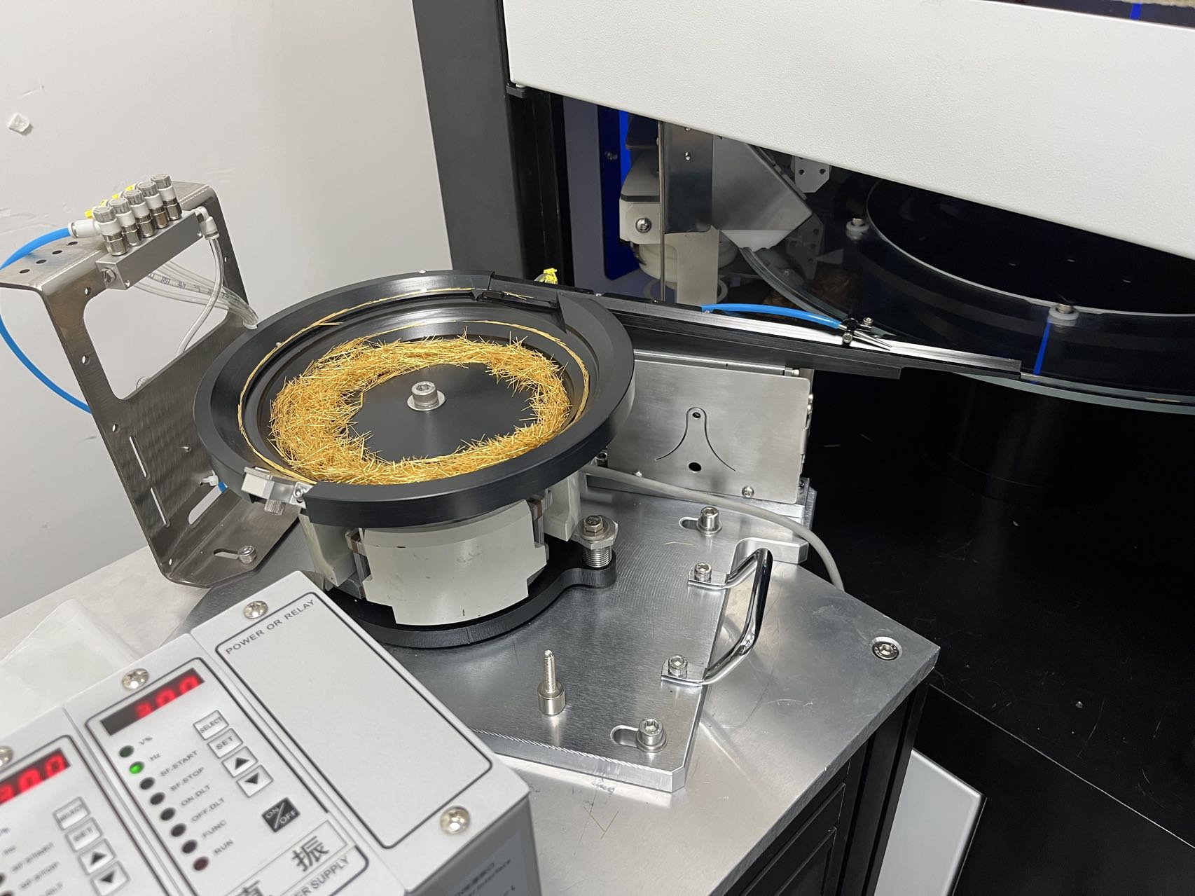 【突破】弘裕電鍍自主研發(fā)“微針電鍍自動檢測設備”投入使用